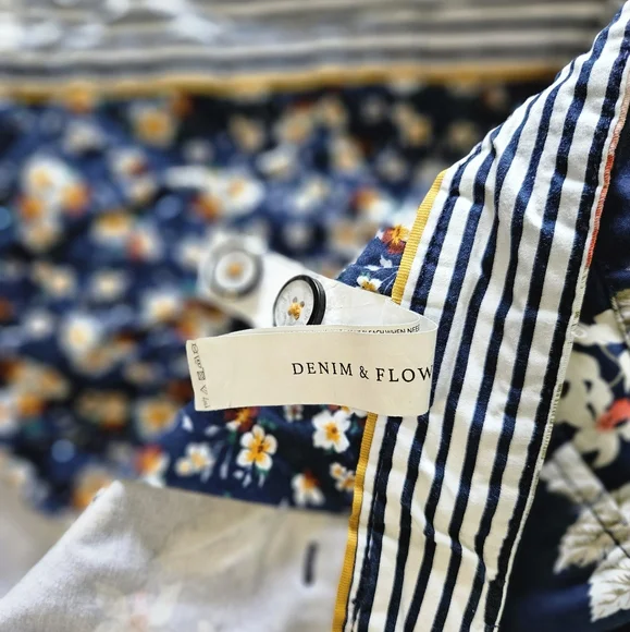 Denim & Flower - Ricky Singh - Floral Navy Power Stretch Shorts - Picture 7 of 8